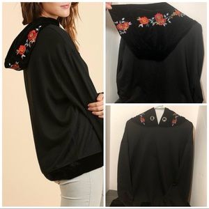 UMGEE Black Floral Embroidered Hoodie Pullover
